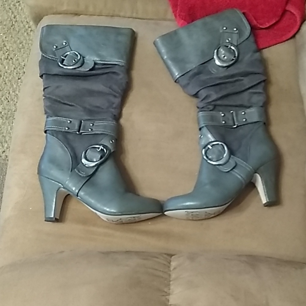 Heeled boots